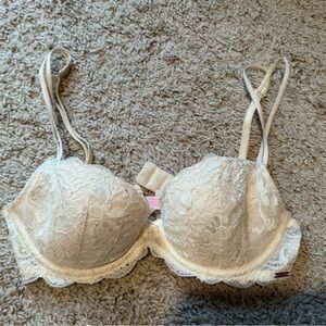 [Victoria's Secret] White Lace Bra